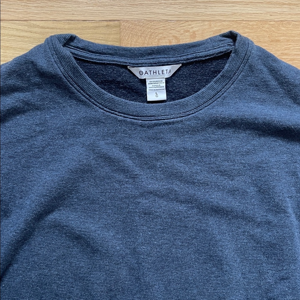 Athleta Women’s dark navy  Crewneck Sweater size L - Picture 3 of 6